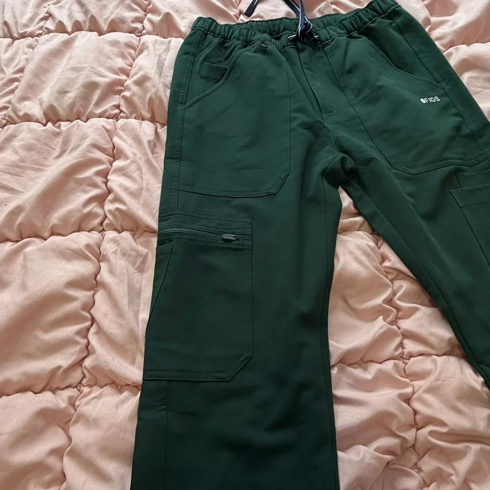 FIGS Men's XS Racing Cairo Cargo Scrub Pants Green NWT Technical Utility 1000142